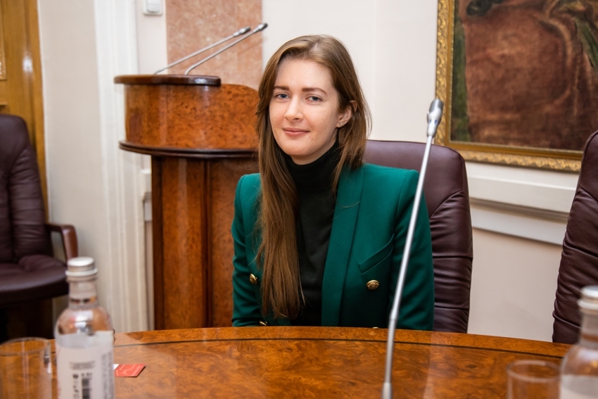 Биография Эллин Святимова: амурская журналистка, политик и активист